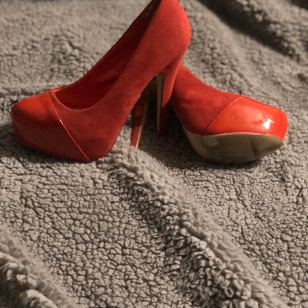 Woman pumps